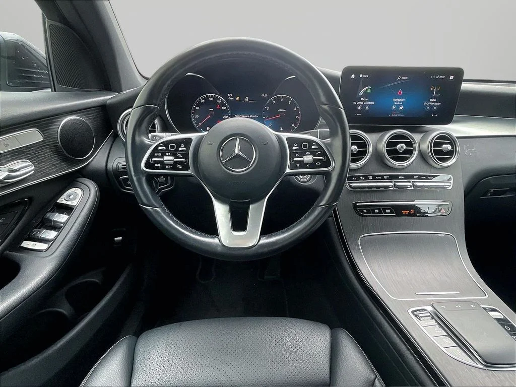 Used 2022 Black Mercedes-Benz GLC 300 image 10