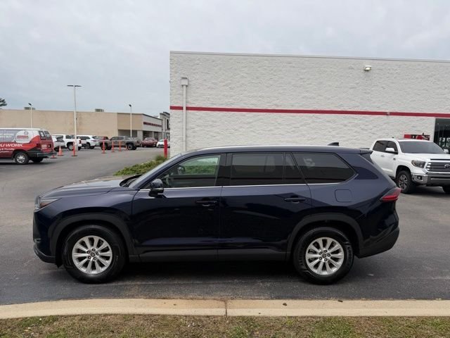 Used 2025 Blue Toyota XLE image 3