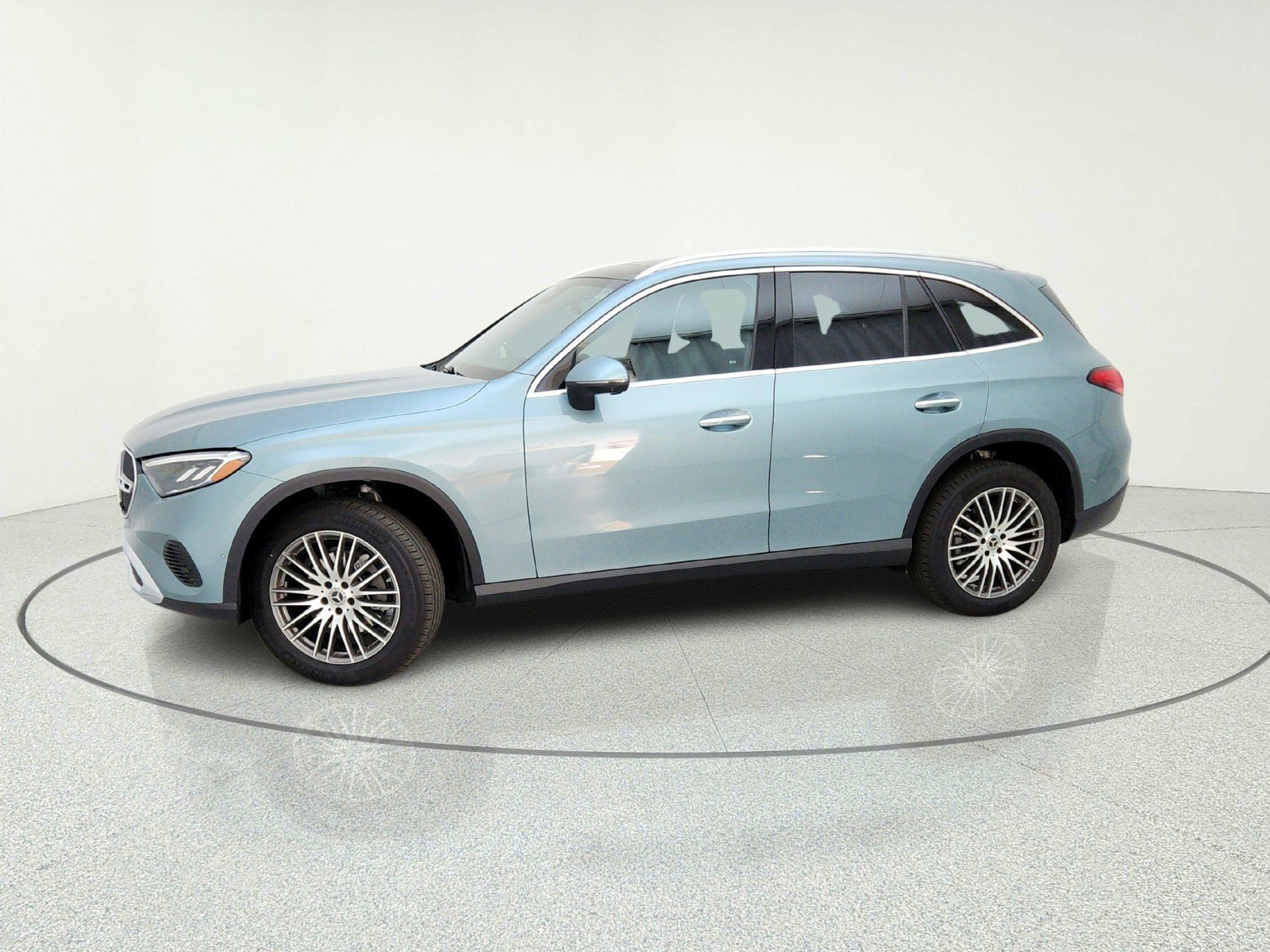 New 2026 Verde Silver Metallic Mercedes-Benz GLC 300 SUV image 36
