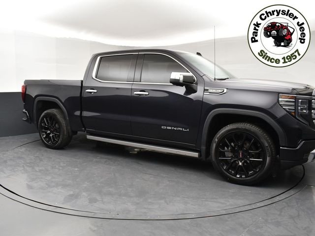 2023 GMC Sierra 4WD Crew Cab Short Box Denali's photo