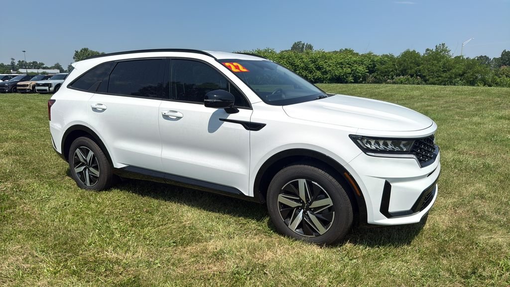 Used 2022 White Kia S image 14