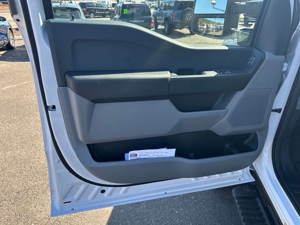 New 2025 Oxford White Ford XL image 19