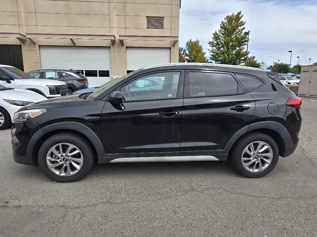 Used 2018 Black Noir Pearl Hyundai SEL image 2