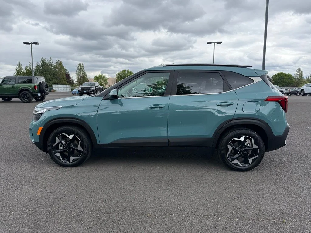 Used 2025 Pluton Blue Kia EX image 4
