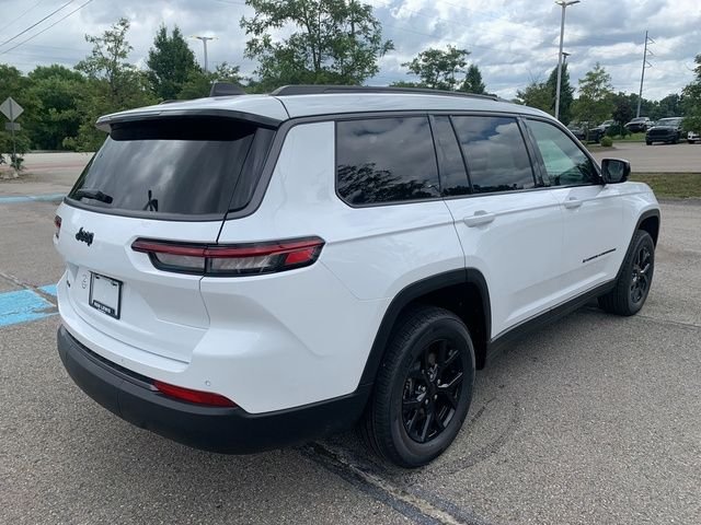 New 2026 Bright White Clear-Coat Exterior Paint Jeep Altitude image 7