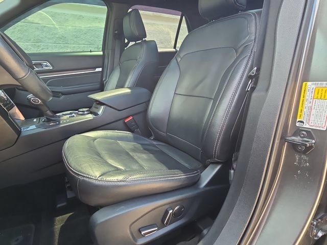 Used 2018 Gray Ford Limited image 17