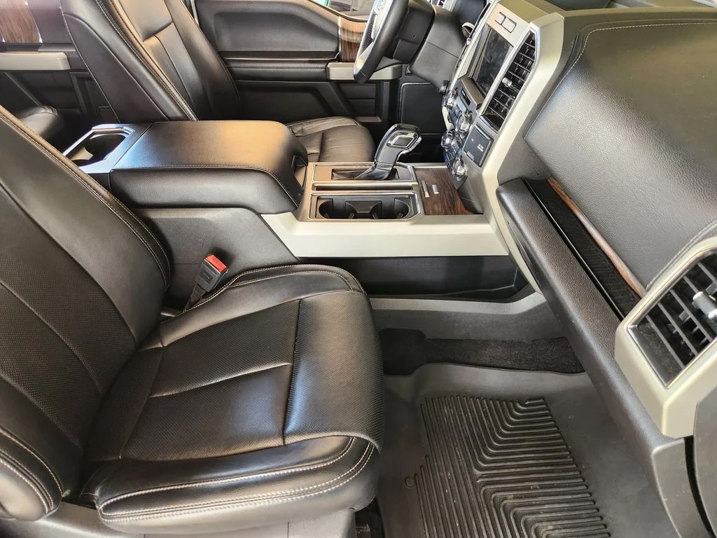 Used 2018 White Platinum Metallic Tri-Coat Ford LARIAT image 16