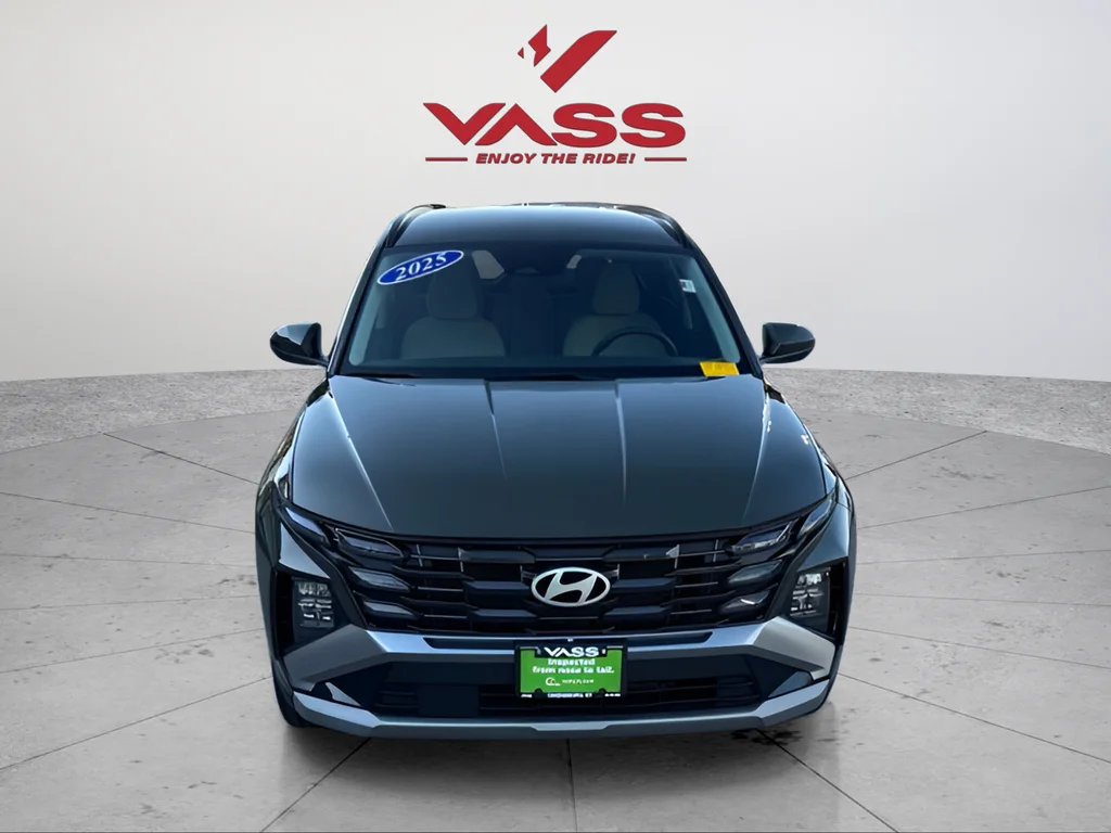 Used 2025 Green Hyundai SEL image 8