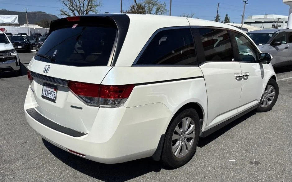Used 2016 White Honda SE image 4