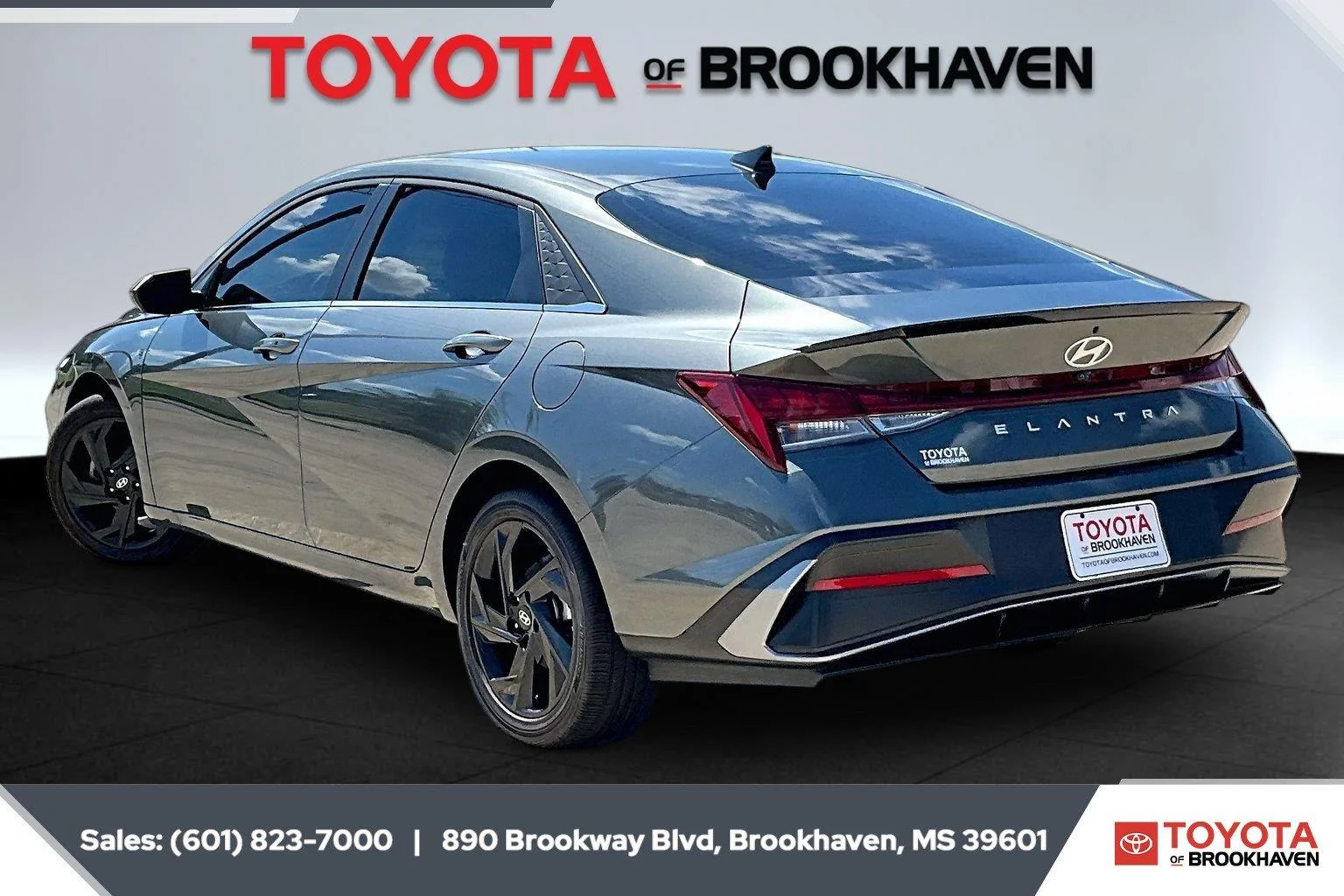 Used 2026 Amazon Gray Hyundai SEL Sport Premium image 2