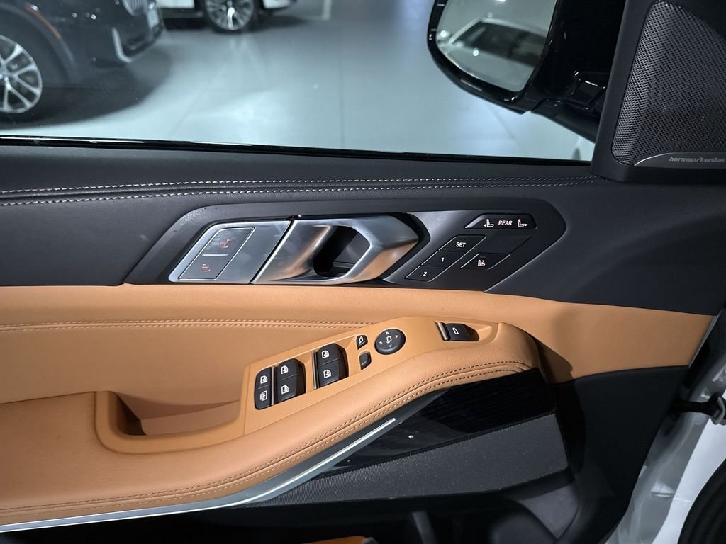 New 2027 White BMW xDrive40i image 13