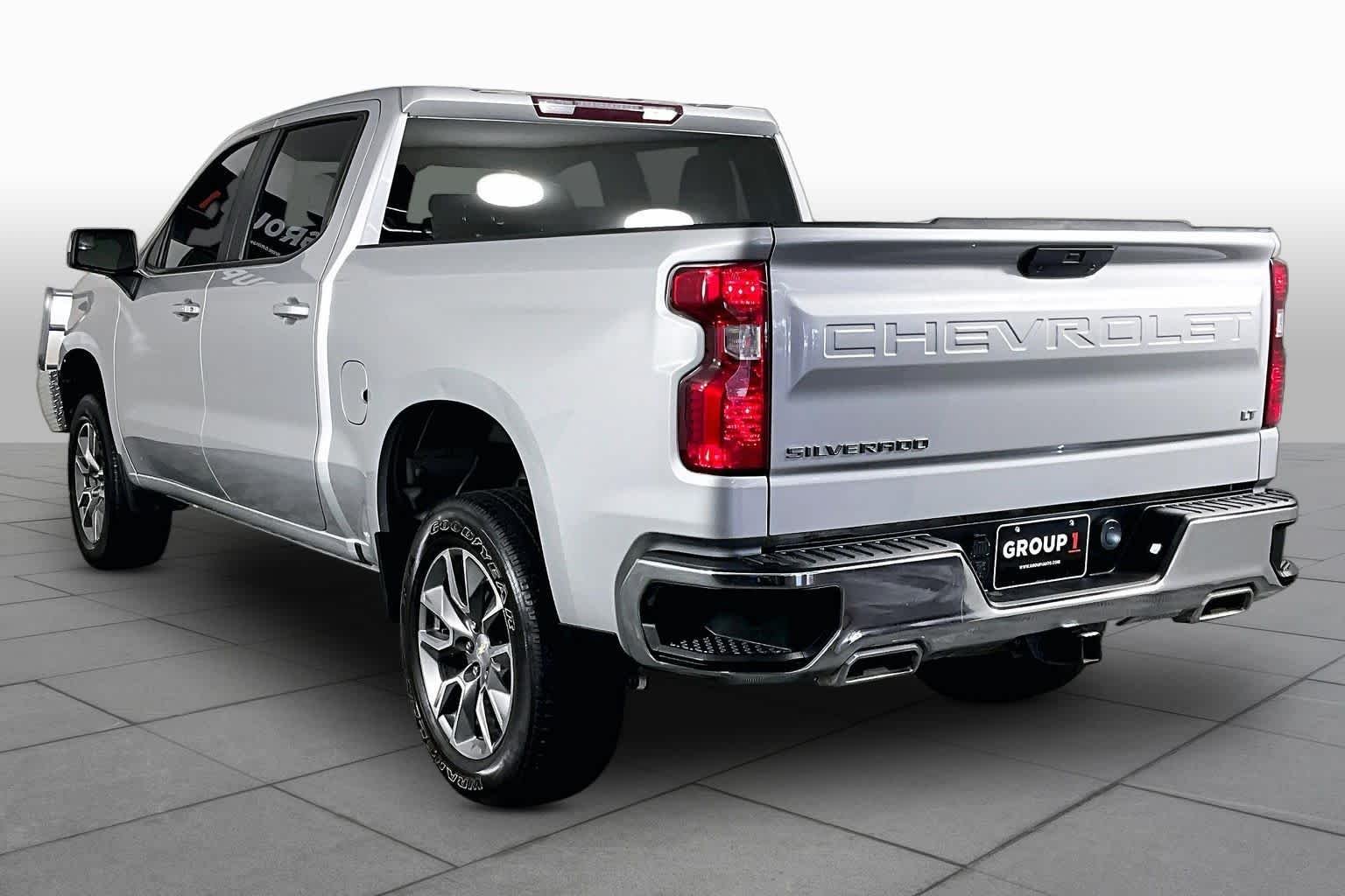 Used 2022 Silver Ice Metallic Chevrolet LT image 12