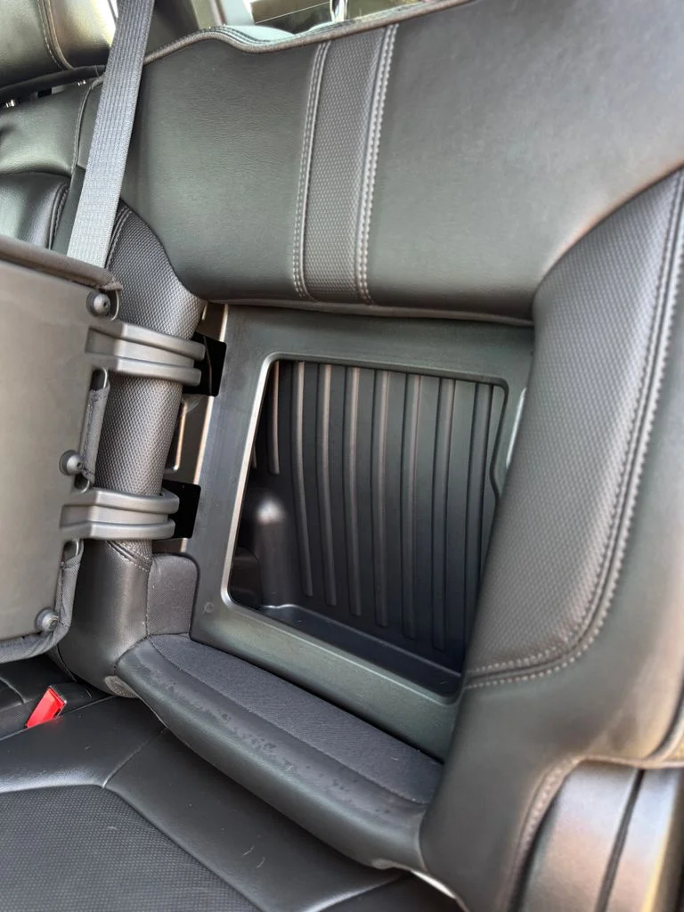 Used 2022 Silver Ice Metallic Chevrolet High Country image 41