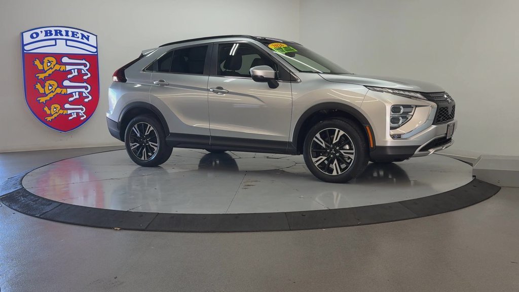 Used 2026 Silver Metallic Mitsubishi SE image 3