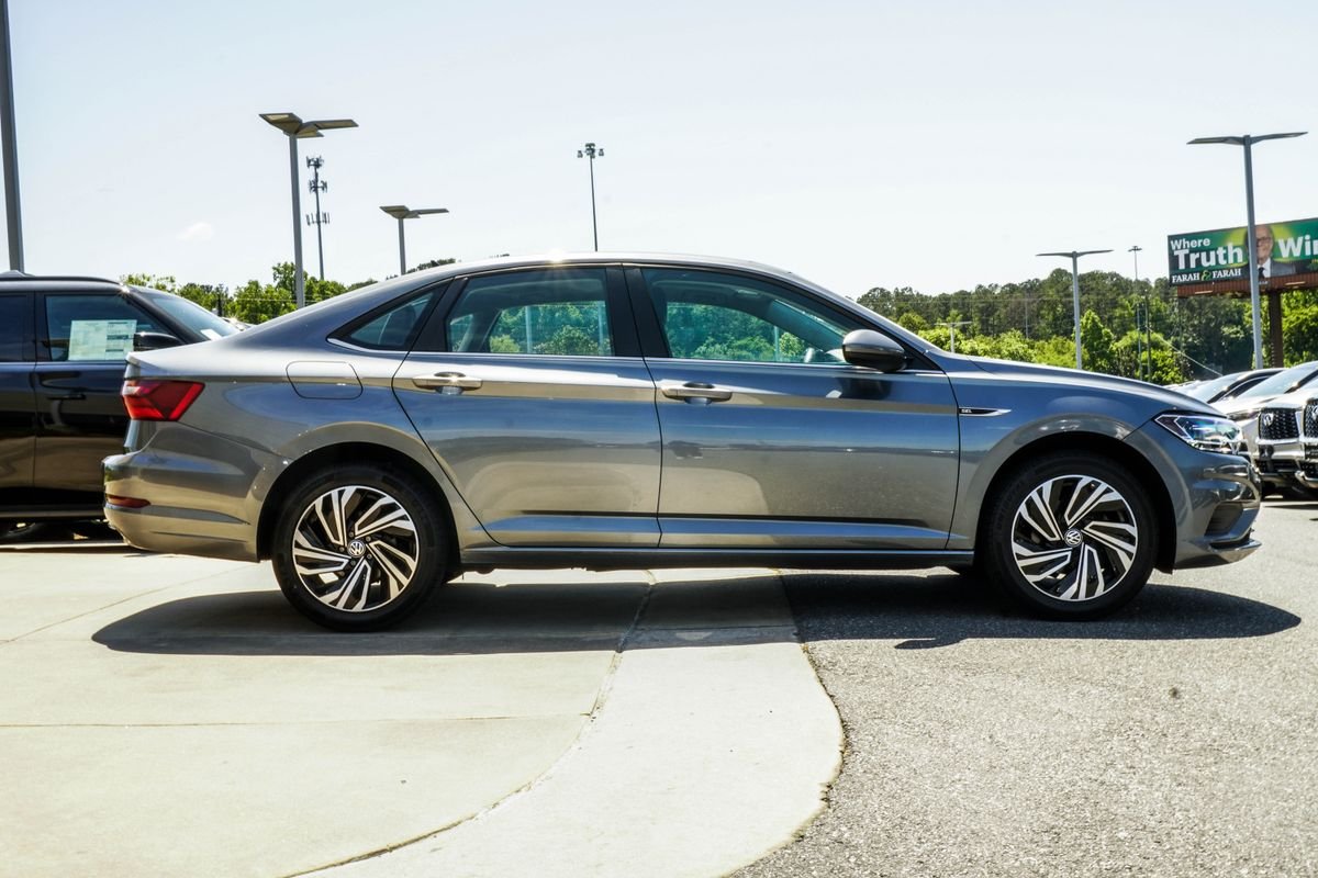Used 2020 Gray Volkswagen SEL image 6