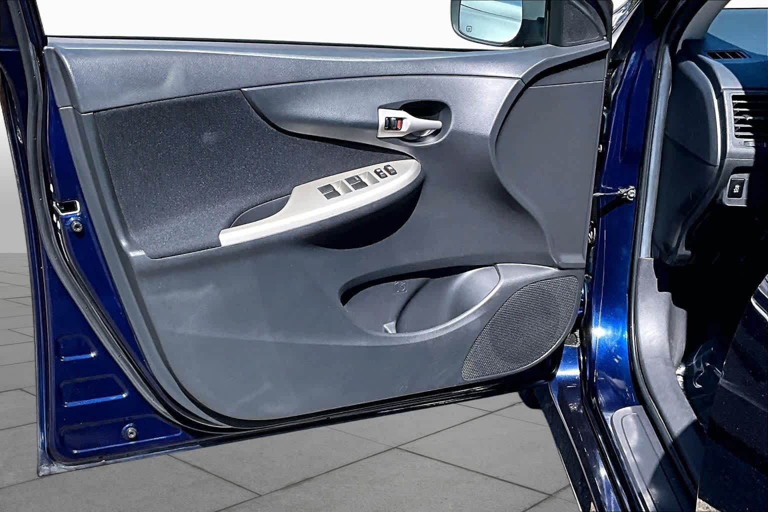 Used 2011 Nautical Blue Metallic Toyota LE image 21