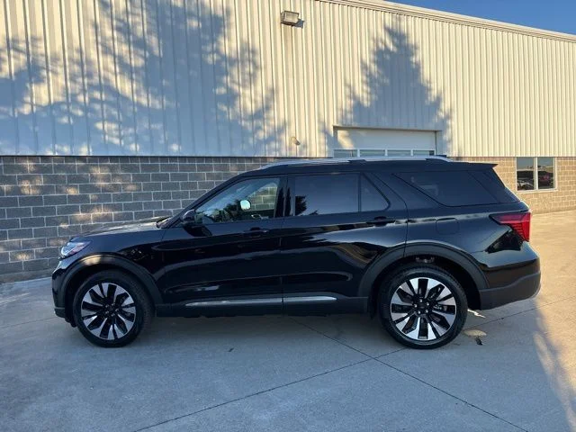 New 2026 Agate Black Metallic Ford Platinum™ image 42