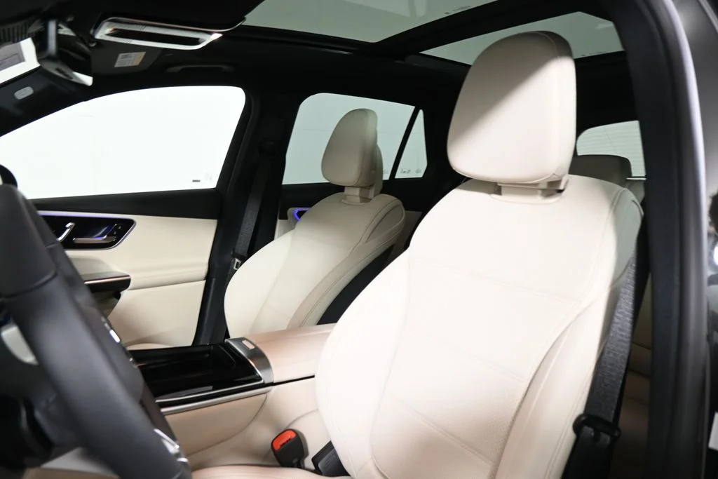 Used 2027 Gray Mercedes-Benz GLC 300 image 15