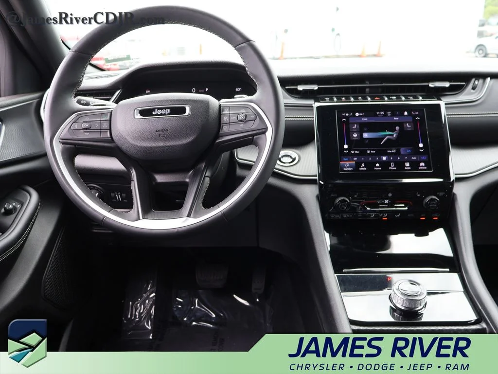 Used 2024 Silver Jeep Altitude image 20