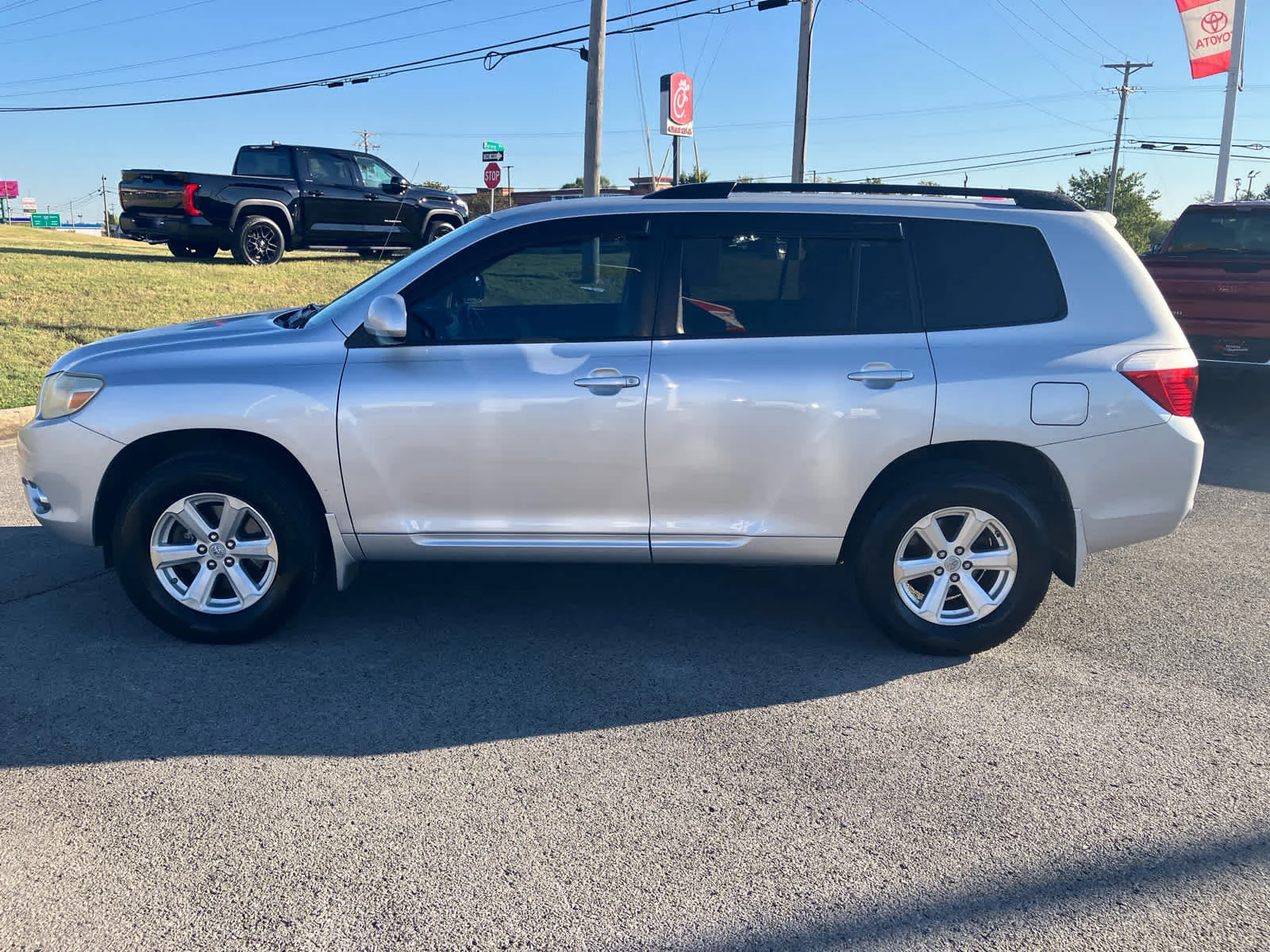 Used 2008 Classic Silver Metallic Toyota Base image 4