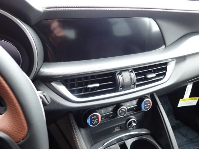 2025 Alfa Romeo Stelvio Intensa - Photo 18