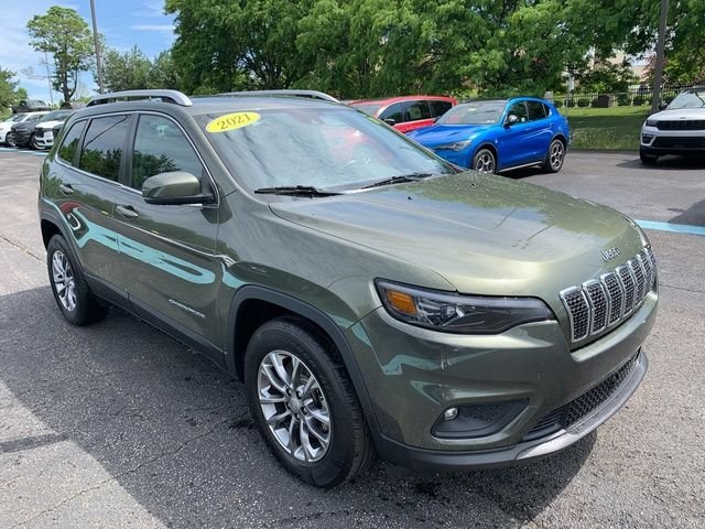 Used 2021 Green Jeep Latitude Lux image 9