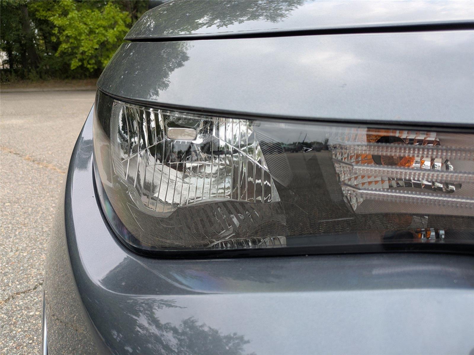 Used 2025  KIA  image 10