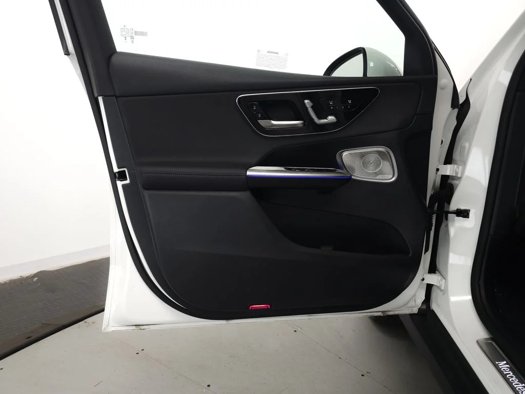 Certified Used 2026 Polar White Mercedes-Benz GLC 300 image 5