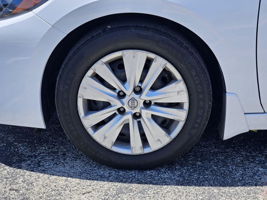 Certified Used 2024 White Nissan S image 11