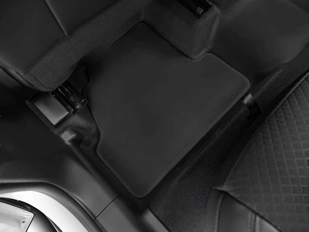 Used 2022 White Buick Preferred image 37