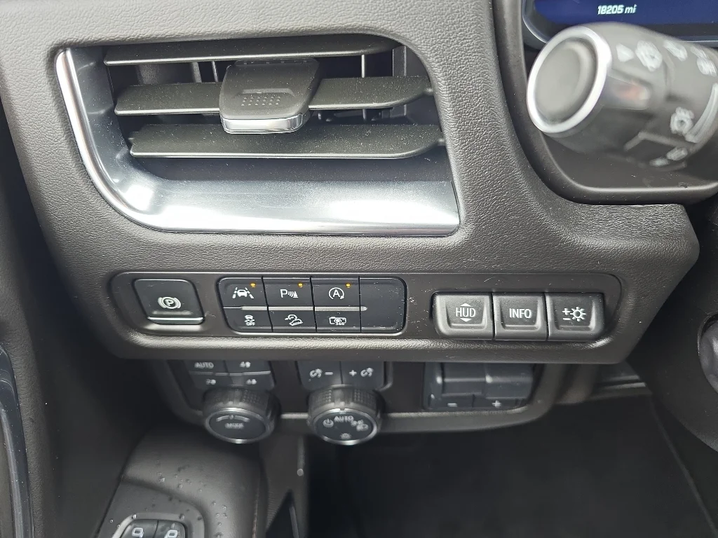 Used 2024 Black Chevrolet High Country image 20
