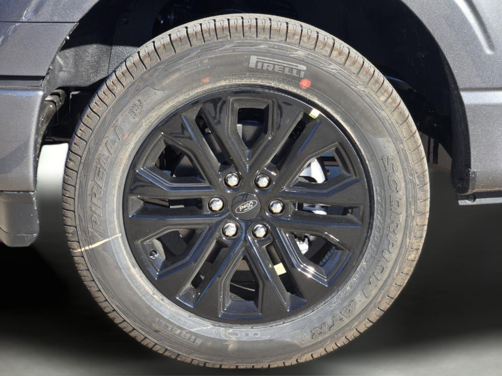 New 2026 Carbonized Gray Metallic Ford XLT image 7