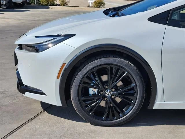 New 2026 Wind Chill Pearl <sup>1</sup> Toyota  Nightshade Edition image 6