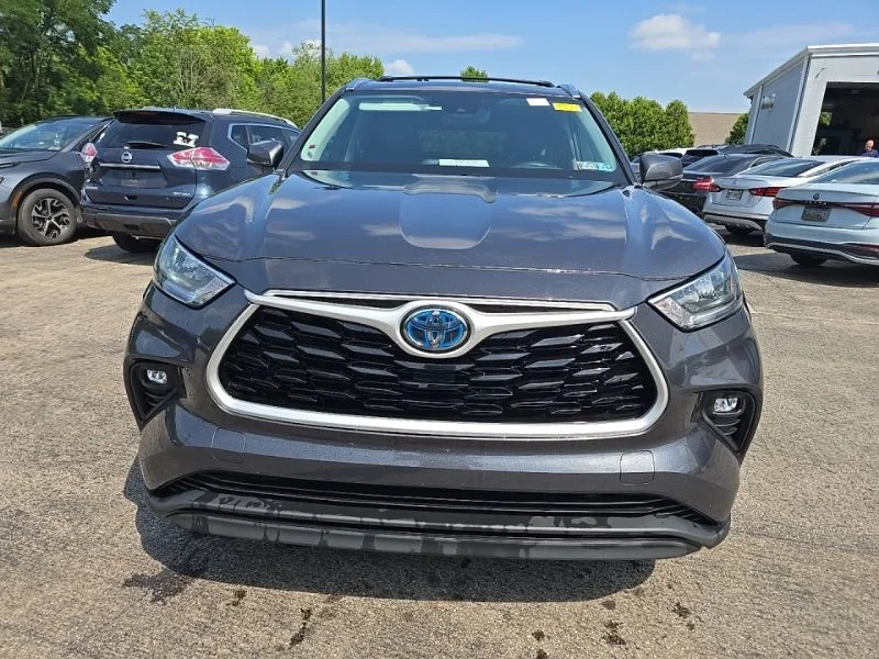 Used 2020 Gray Toyota XLE image 2