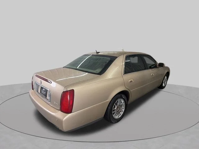 Used 2005 Light Cashmere Cadillac DHS image 5