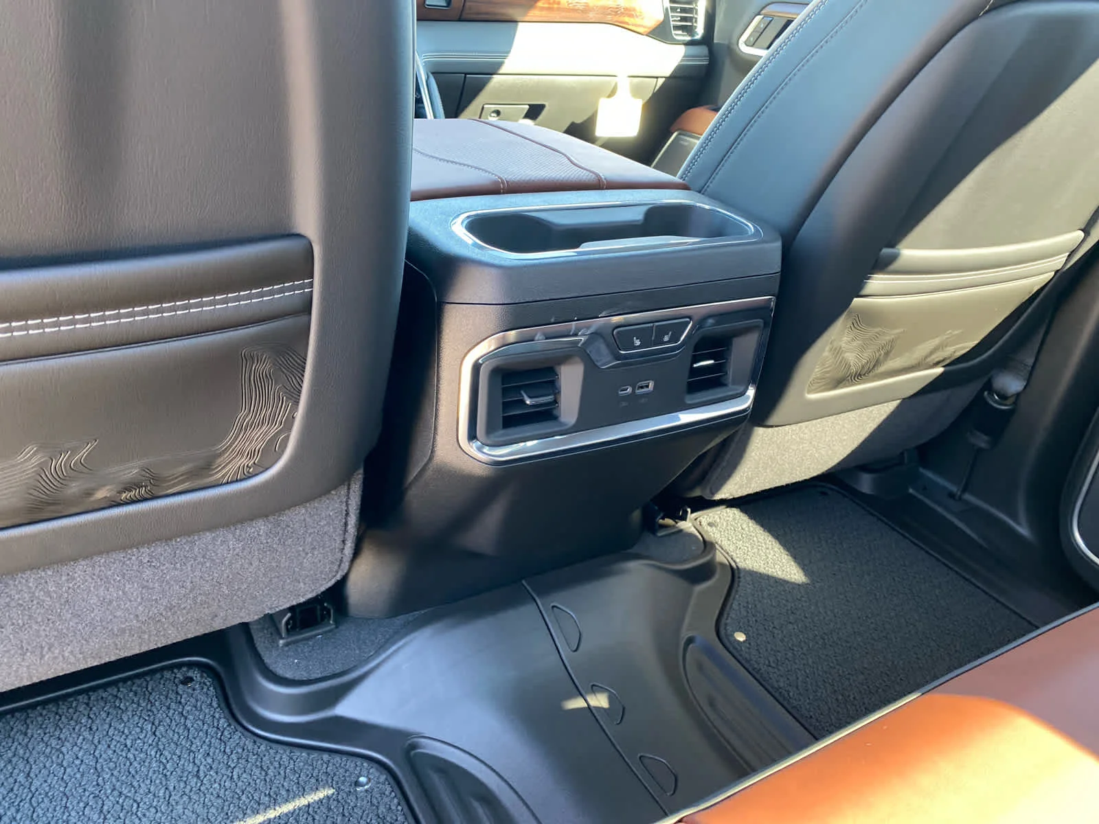 New 2026 Glacier White Tricoat GMC Denali Ultimate image 25