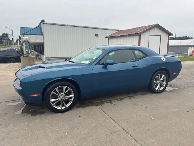 Used 2020 Dodge Challenger SXT with VIN 2C3CDZGG8LH185508 for sale in Kansas City