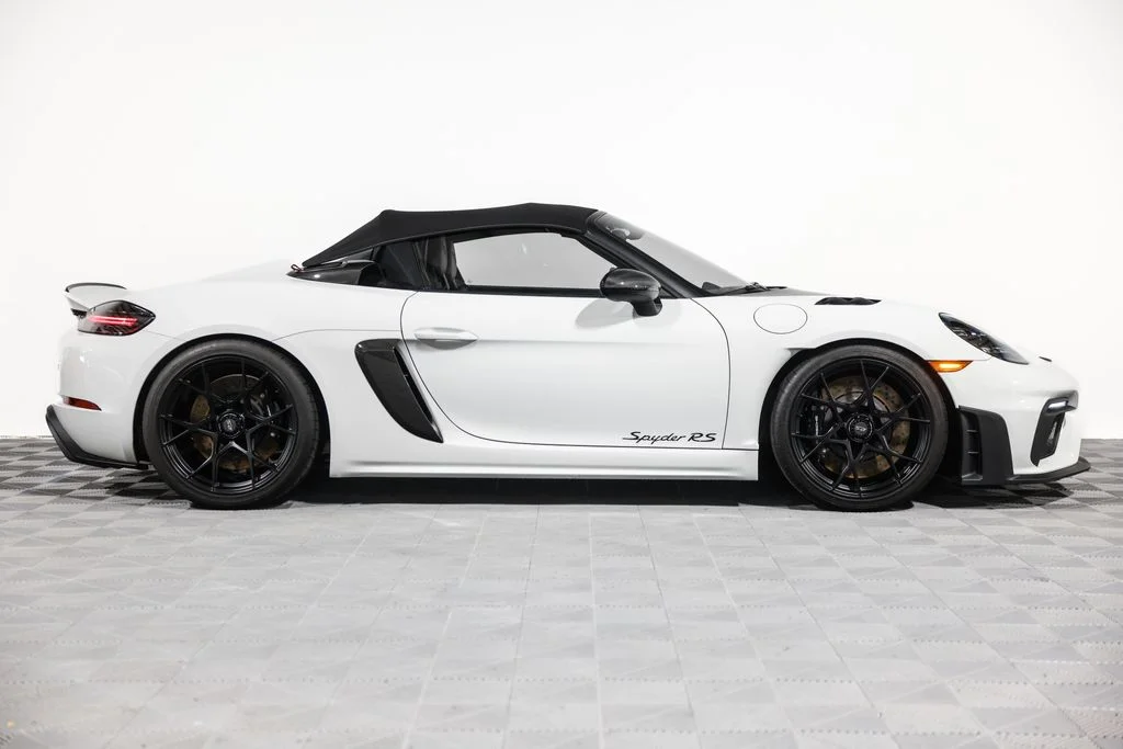 2024 Porsche 718 Spyder RS - Photo 24