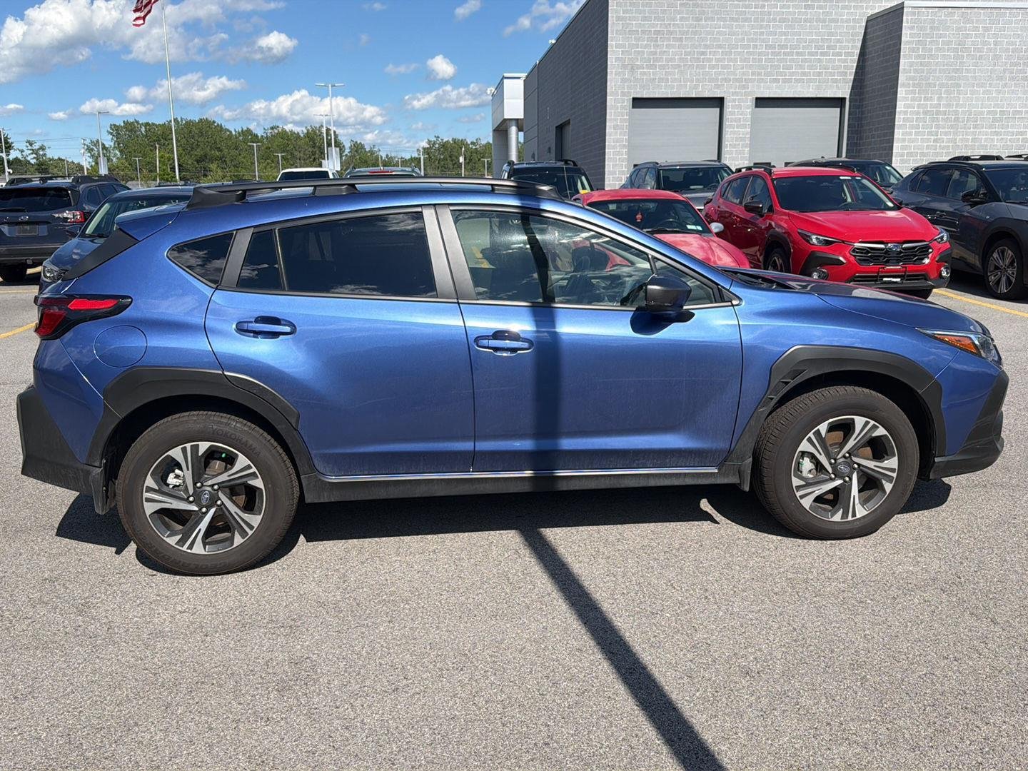 Used 2025 Daybreak Blue Pearl Subaru Premium image 3
