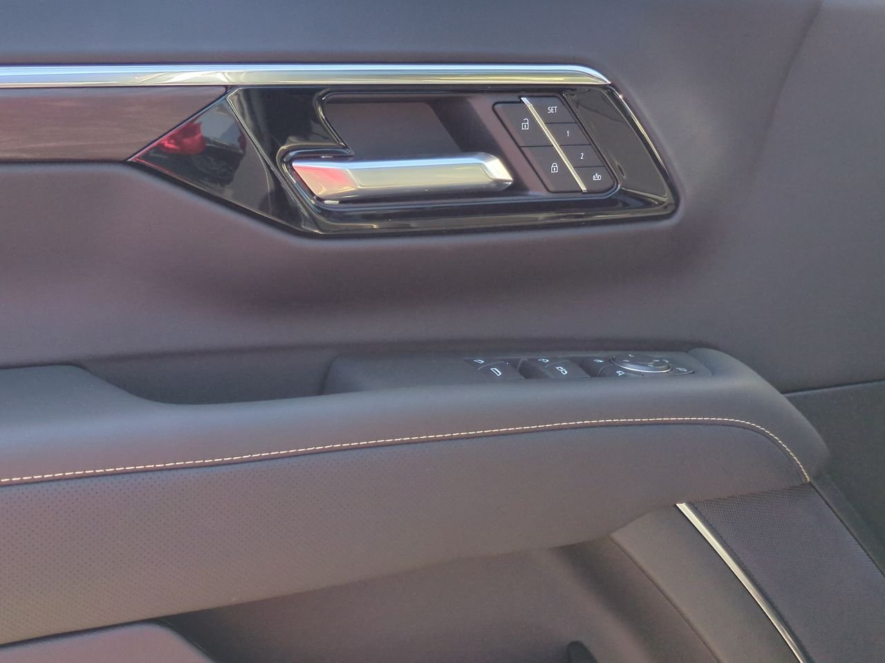 2026 Chevrolet Suburban Premier - Photo 16