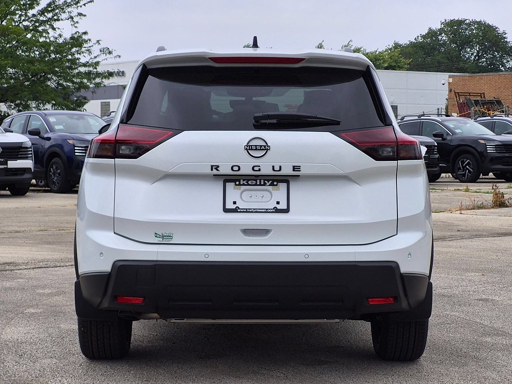 New 2026 Everest White Pearl TriCoat Nissan Dark Armor™ image 4