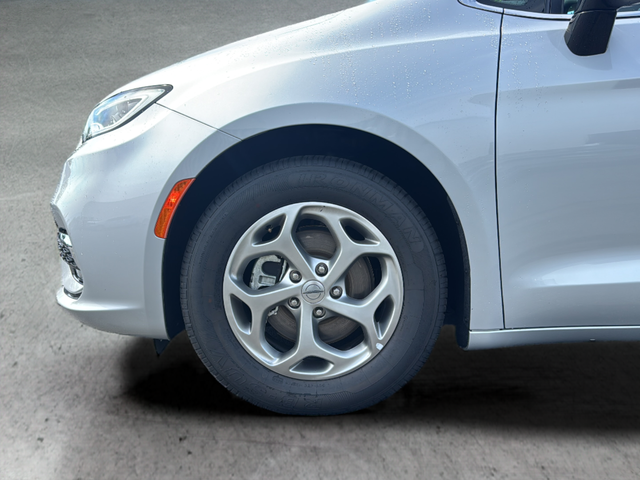 Used 2024 Silver Chrysler Limited image 32