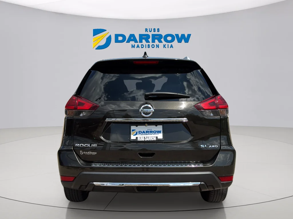 Used 2017 Midnight Jade Nissan SL image 4