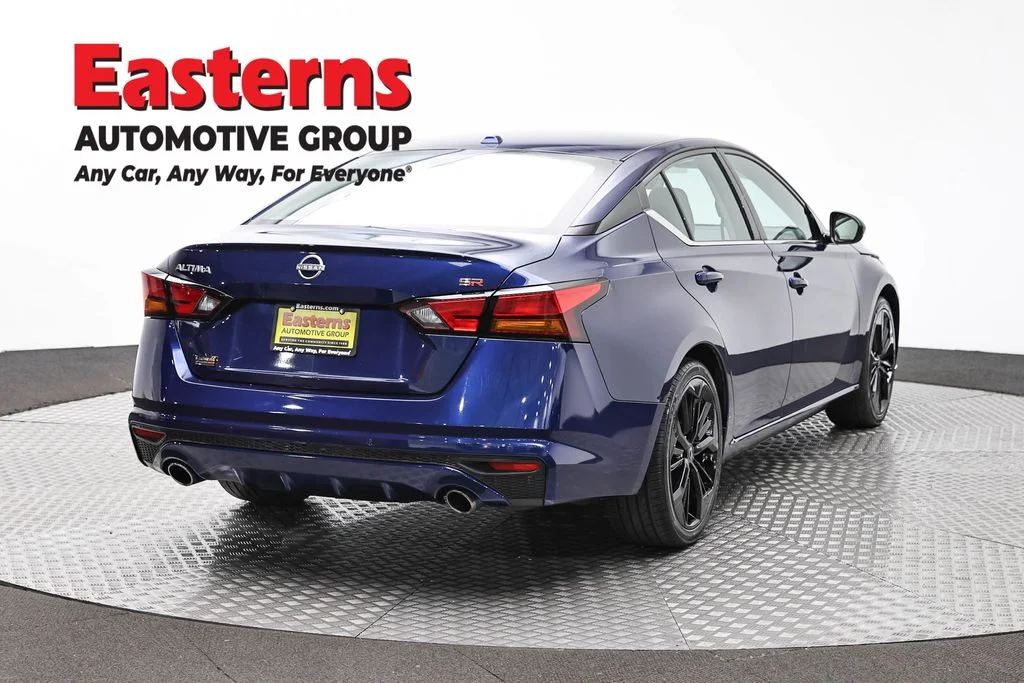 Used 2023 Blue Nissan 2.5 SR image 5