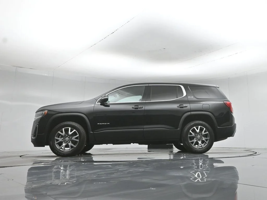 Used 2022 Black GMC SLE image 54