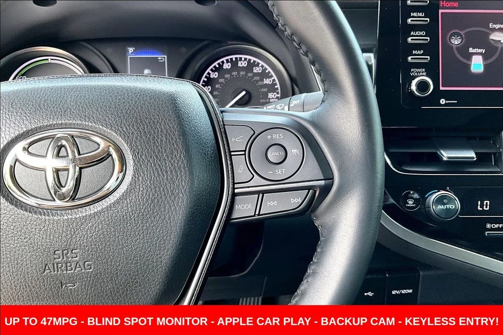 Used 2023 White Toyota SE image 12