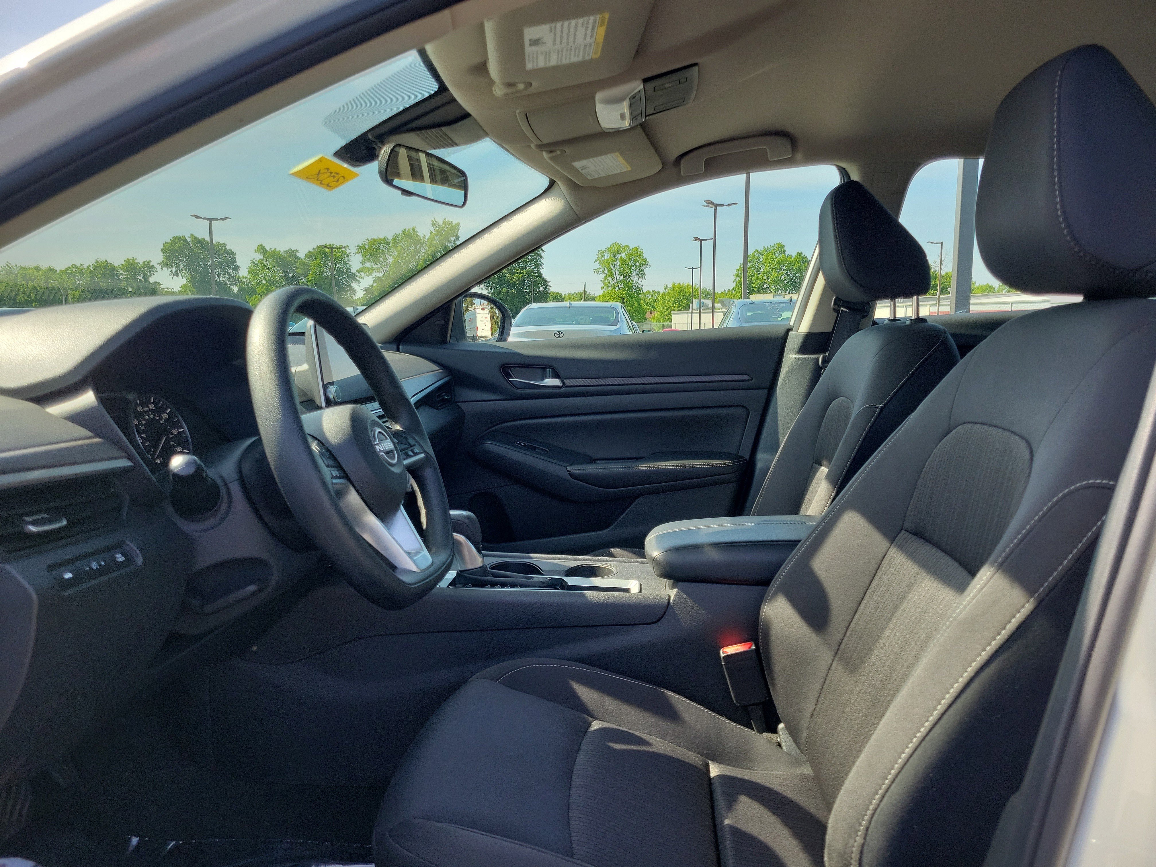 2025 Nissan Altima SV - Photo 15