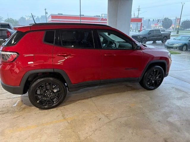 New 2026 Red Hot Pearlcoat Jeep Latitude image 7