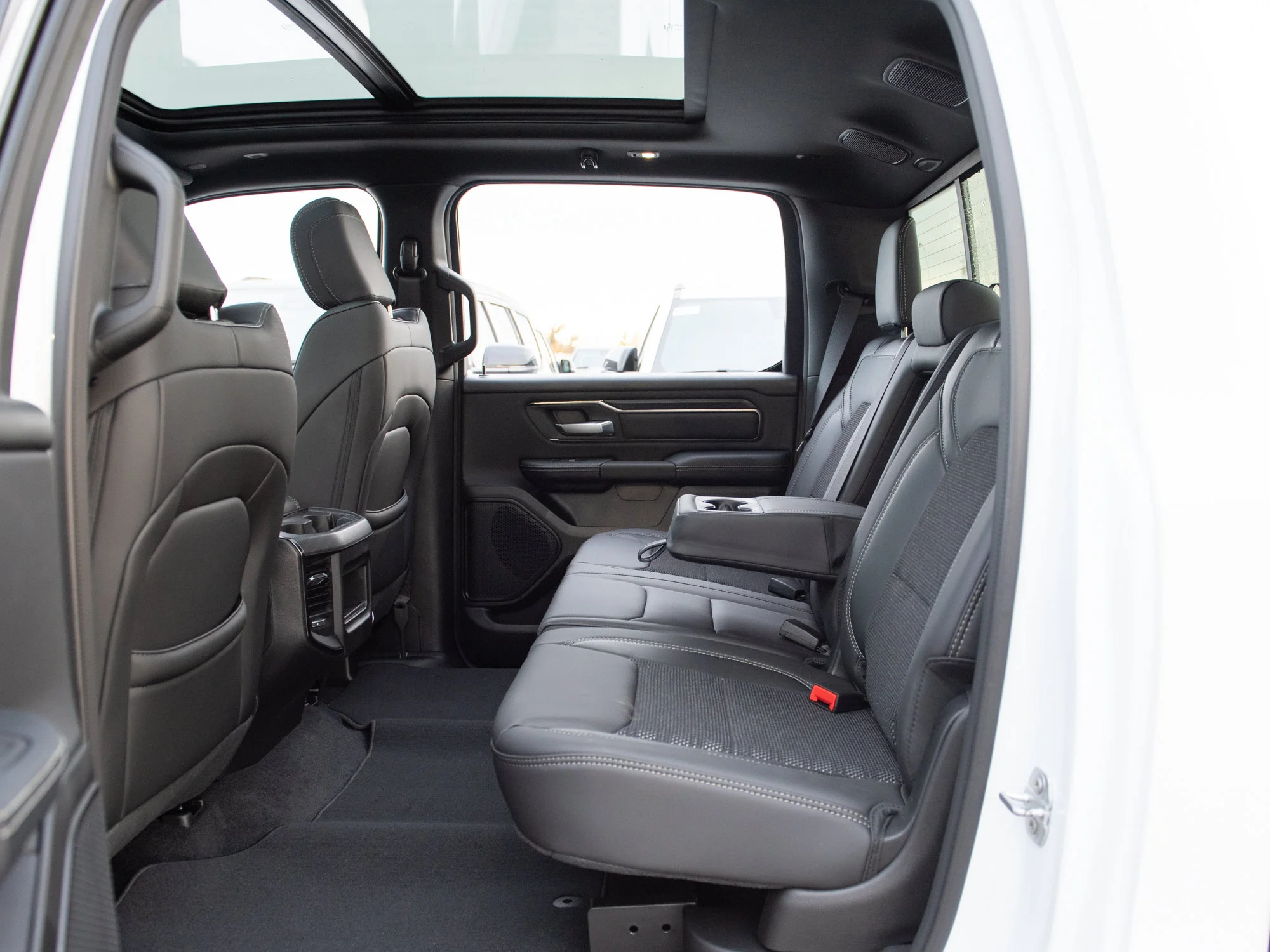 New 2026 White RAM Sport* Crew Cab 4x4, Panoramic Sunroof, Heated Seats/Wheel, Alpine Audio image 17