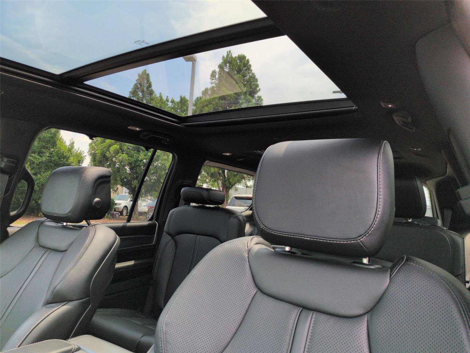 New 2026 Steel Blue Exterior Paint Jeep Limited Reserve image 32